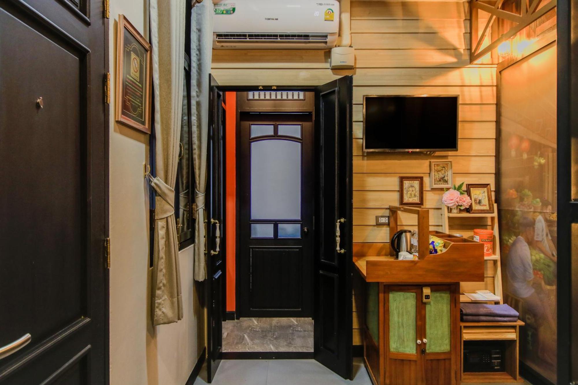 De Phanakron Boutique Hotel Bangkok Exterior photo